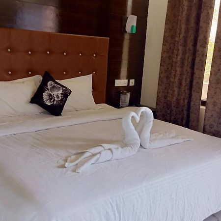 מוסורי Hotel 7 Heights מראה חיצוני תמונה
