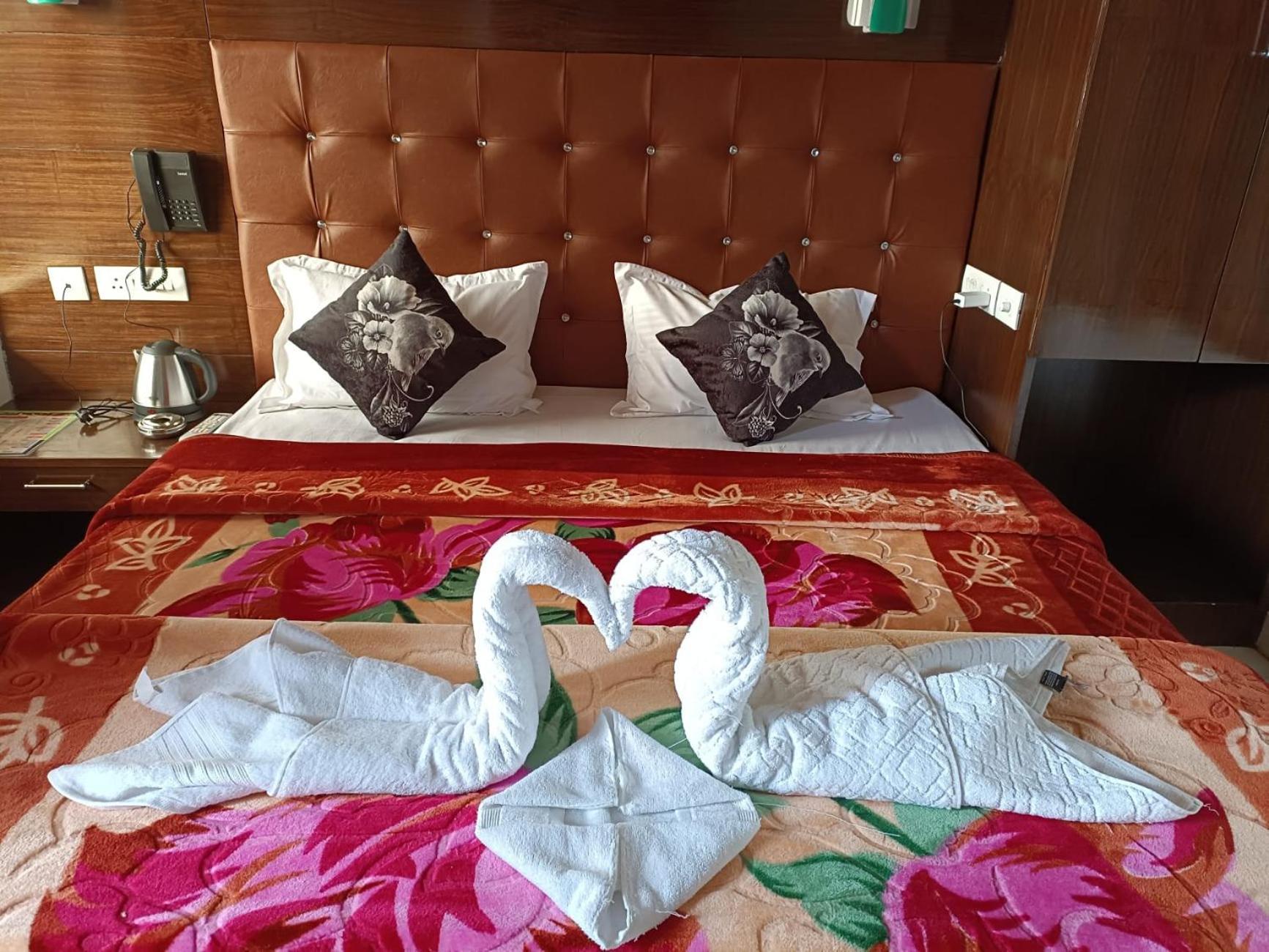 מוסורי Hotel 7 Heights מראה חיצוני תמונה